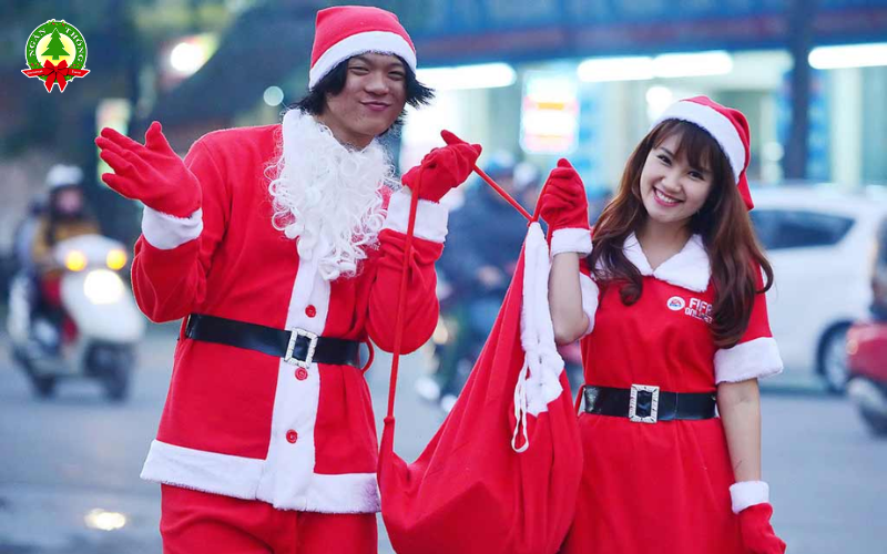 Thuê Trang Phục Ông Già Noel Đẹp - Giá Rẻ Tại TPHCM