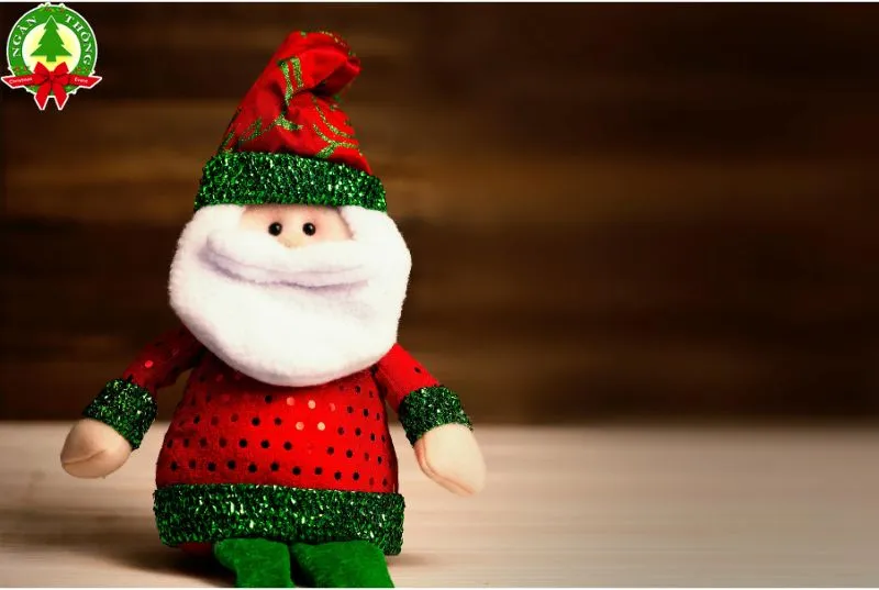 trang-tri-noel-quan-7-voi-ong-gia-noel