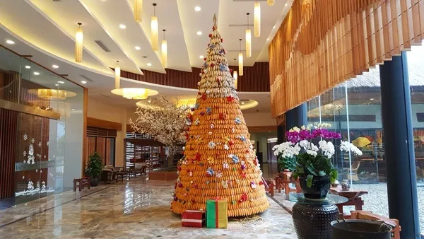 Cây thông noel khách sạn