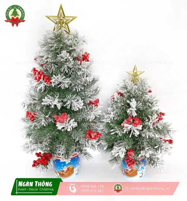 Cây thông noel trang trí văn phòng