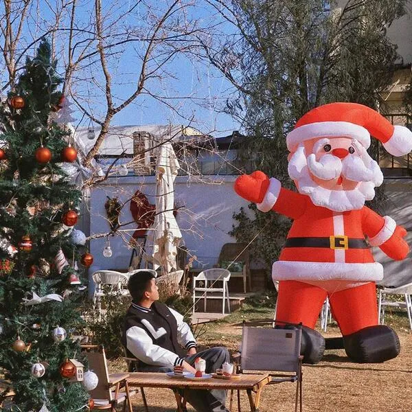 Mô hình ông già Noel bơm hơi