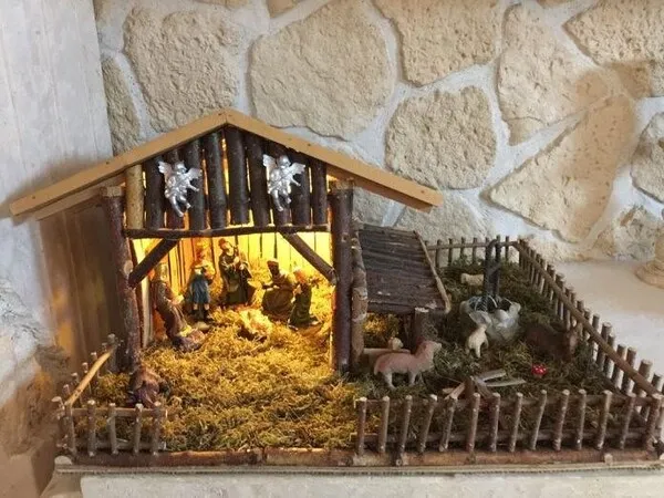 Làm hang đá Giáng Sinh