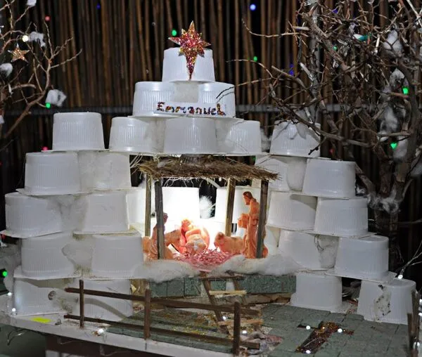 Làm hang đá Giáng Sinh