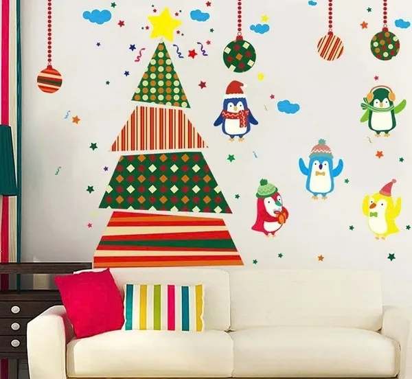 Trang trí cây thông trên tường