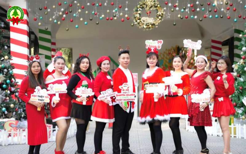Các phụ kiện chụp hình Noel không thể thiếu 