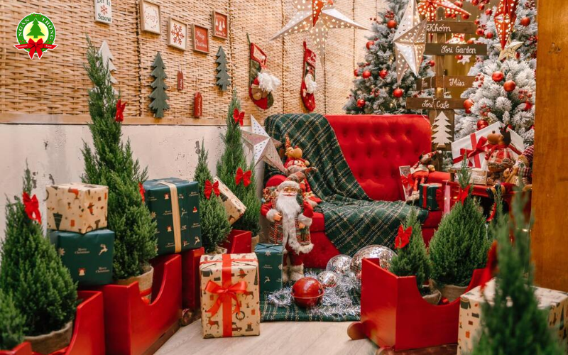 Địa chỉ cung cấp dịch vụ trang trí Noel quán trà sữa Tân Phú trọn gói - Ngàn Thông