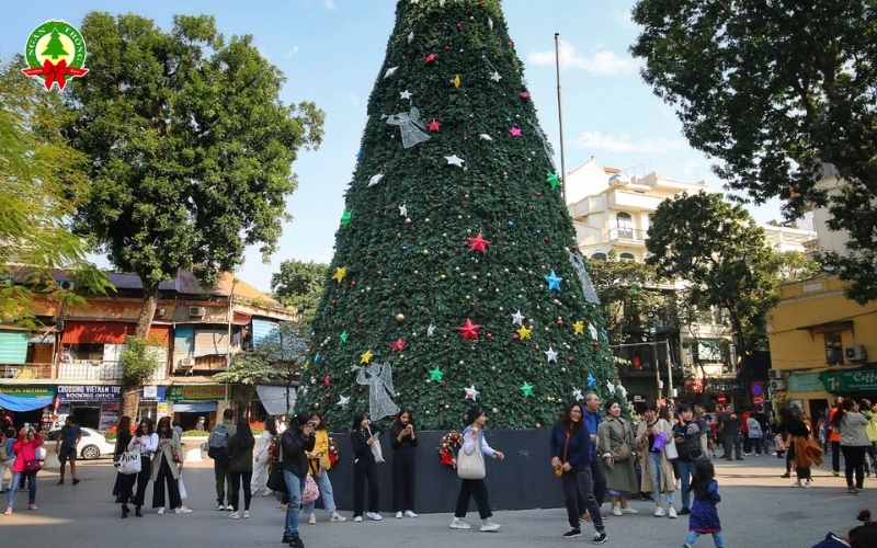 Những hạng mục trang trí Noel phố đi bộ nổi bật nhất 